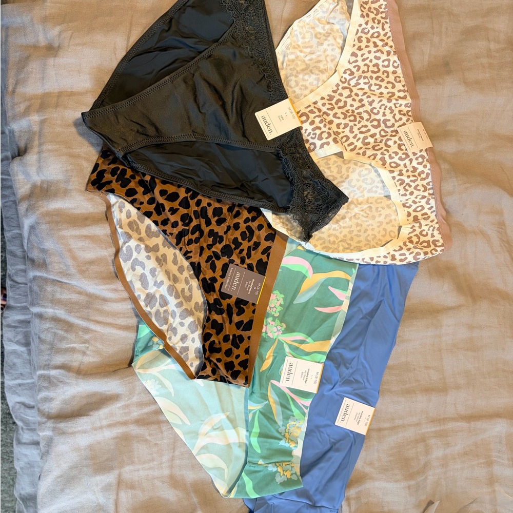 Set of  5 Women's Patterned Underwear